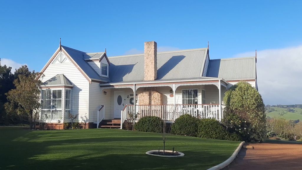 White clad country cottage in Bridgetown Western Australia